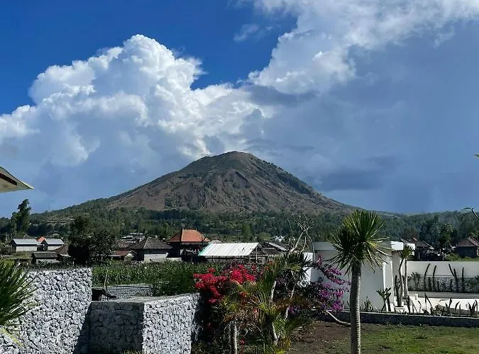 Host @ Volcano Gasthof Baturaja (Bali)